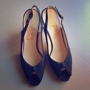 Salvatore Ferragamo vintage navy heels